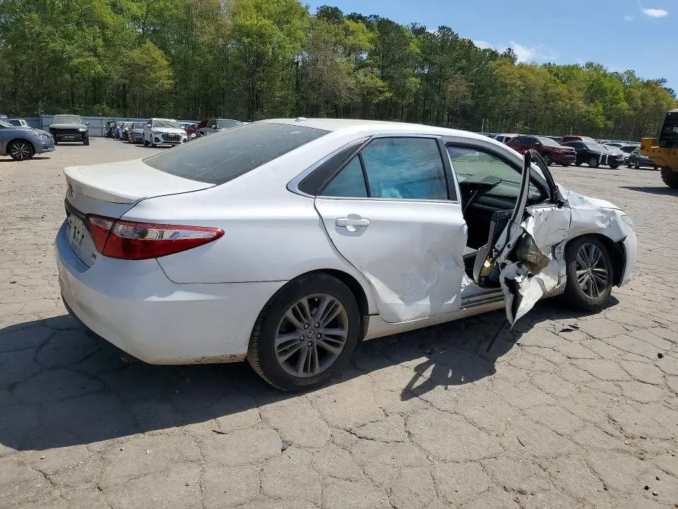 2017 TOYOTA CAMRY SE  