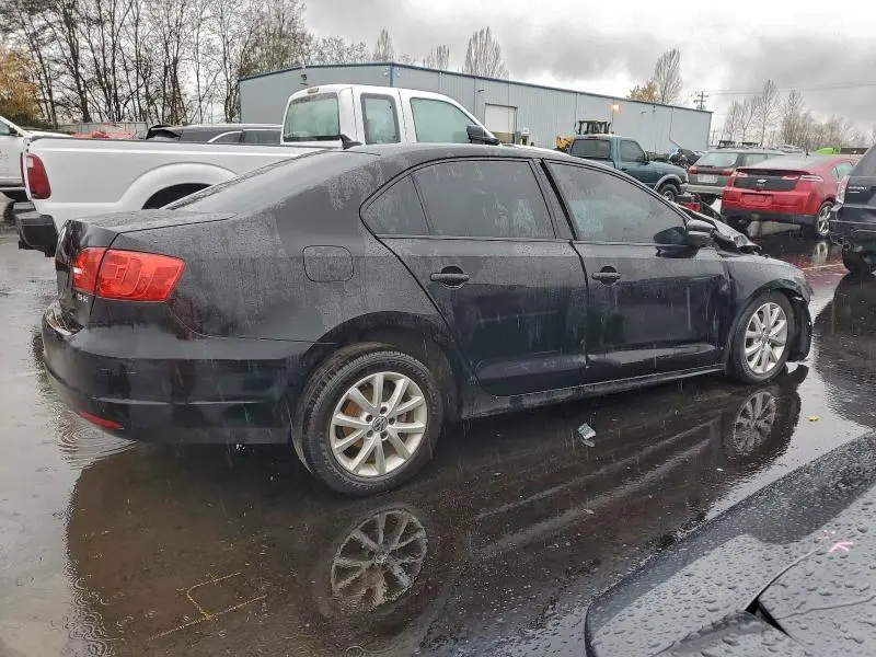 2012 VOLKSWAGEN JETTA SE  