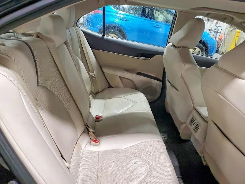 2022 TOYOTA CAMRY XLE  