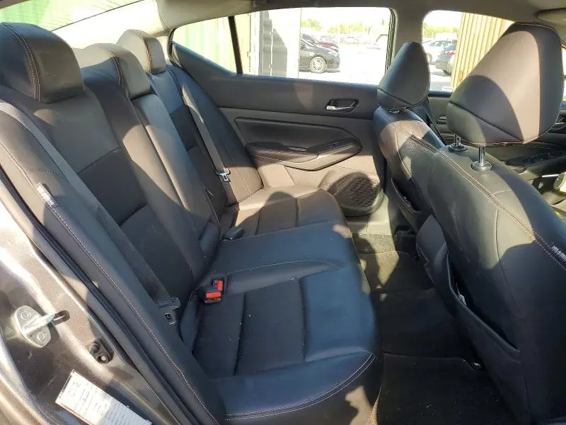 2021 NISSAN ALTIMA SR  
