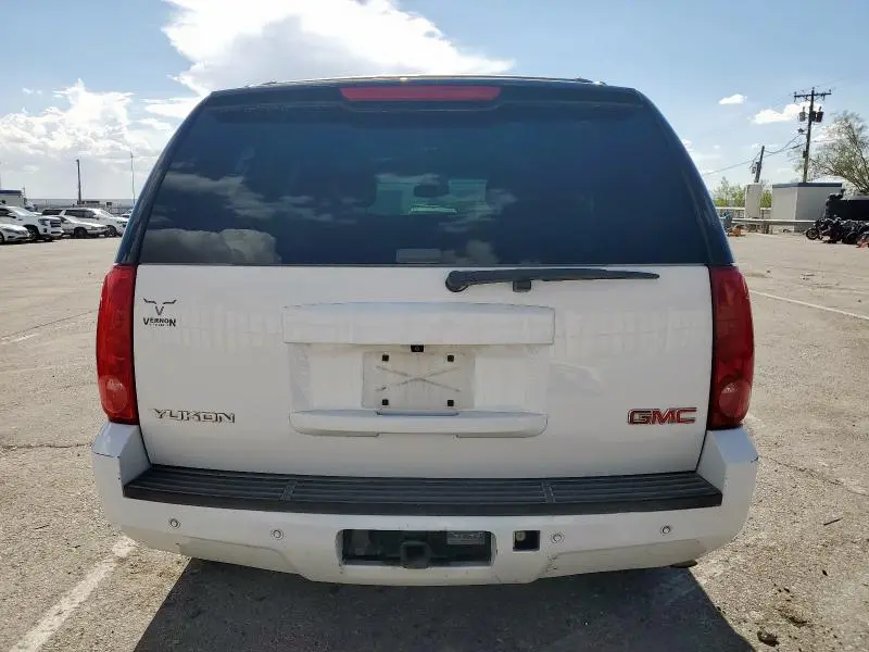 2013 GMC YUKON SLE  