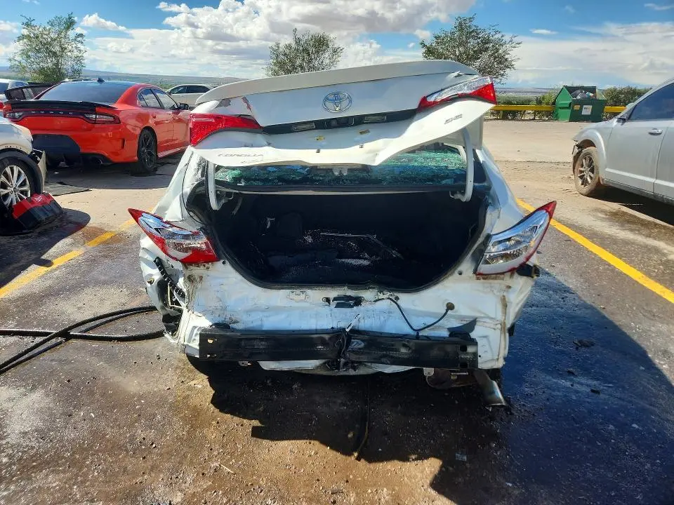 2017 TOYOTA COROLLA SE  