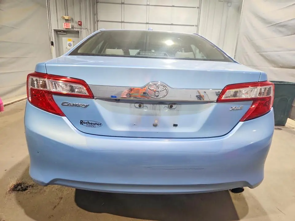 2012 TOYOTA CAMRY XLE  