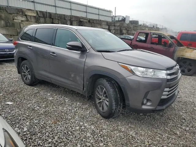 2018 TOYOTA HIGHLANDER SE  