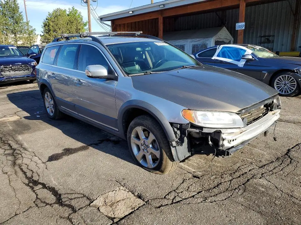 2010 VOLVO XC70 3.2  