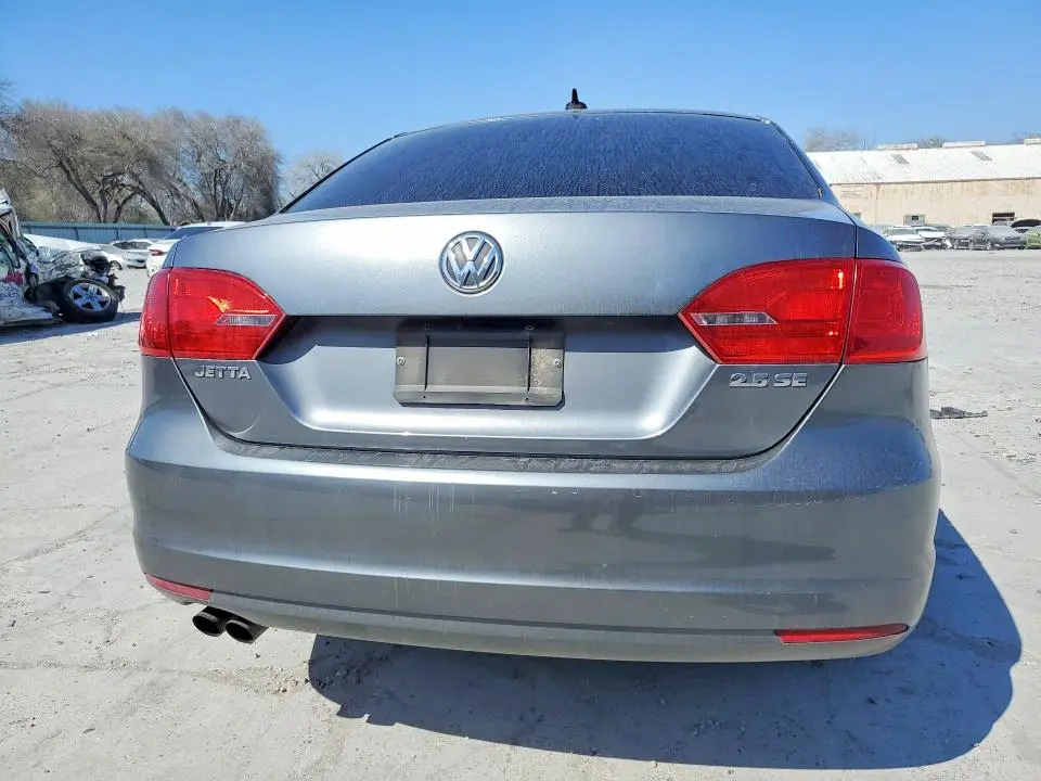 2013 VOLKSWAGEN JETTA SE  