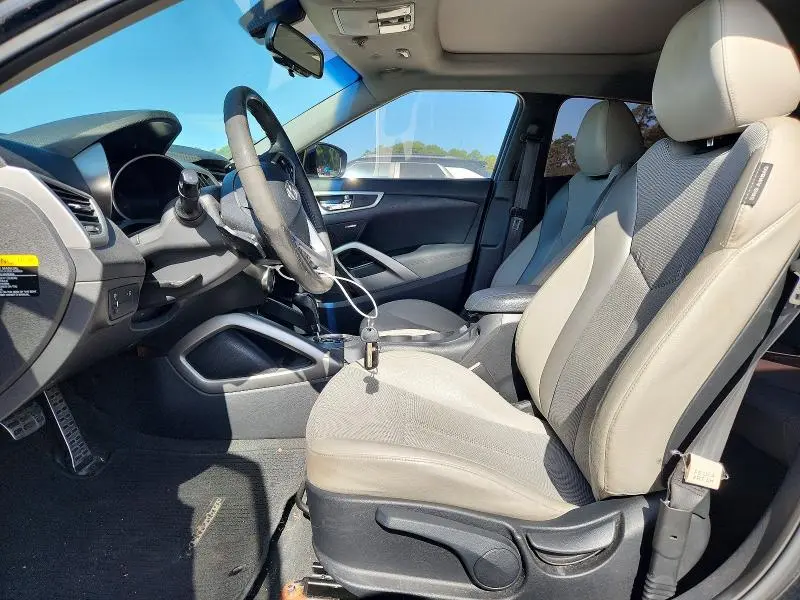 2013 HYUNDAI VELOSTER BASE  