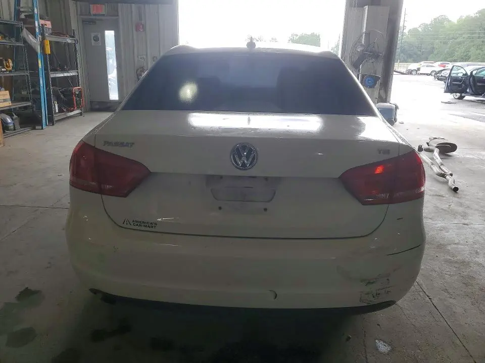 2015 VOLKSWAGEN PASSAT S  