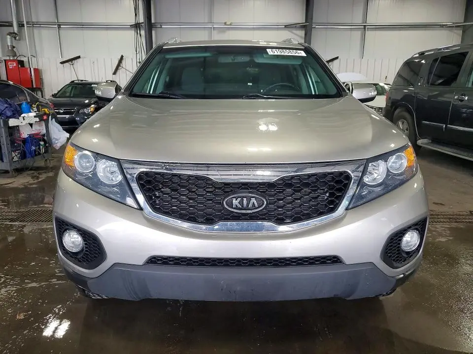 2013 KIA SORENTO LX  