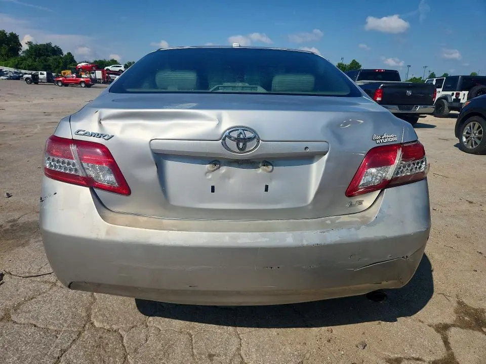 2011 TOYOTA CAMRY LE  