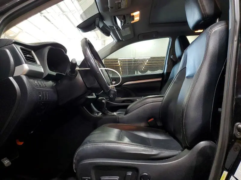 2018 TOYOTA HIGHLANDER XLE  
