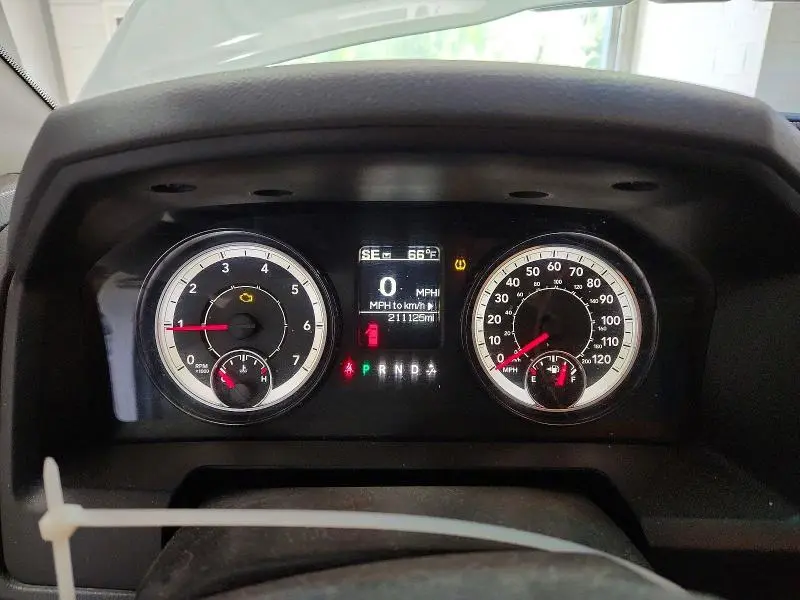 2017 RAM 1500 SLT  