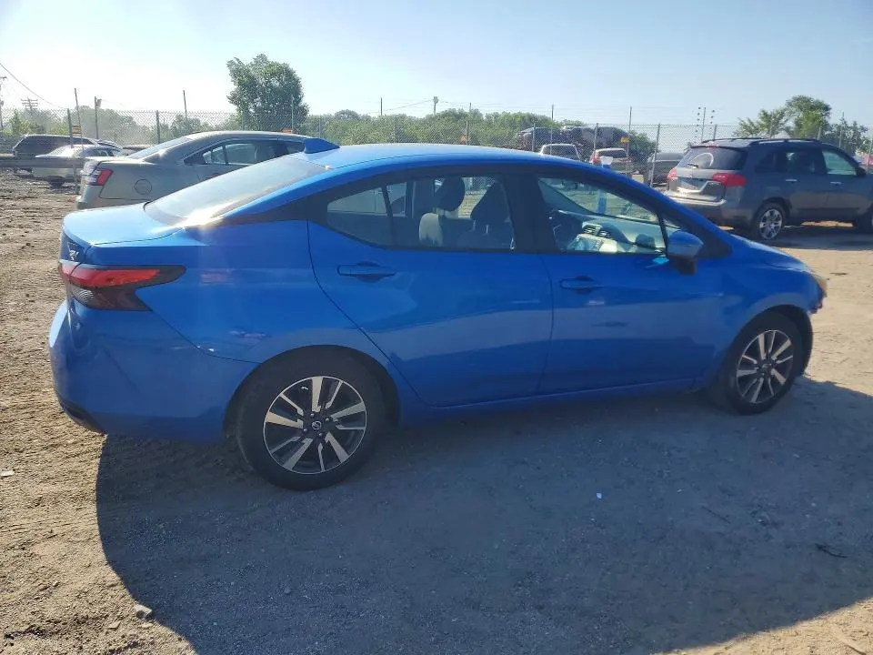 2021 NISSAN VERSA SV  