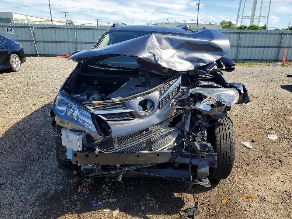 2015 TOYOTA RAV4 XLE  