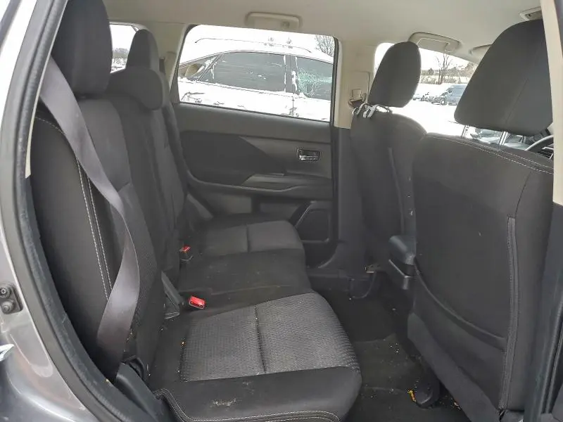 2018 MITSUBISHI OUTLANDER SE  