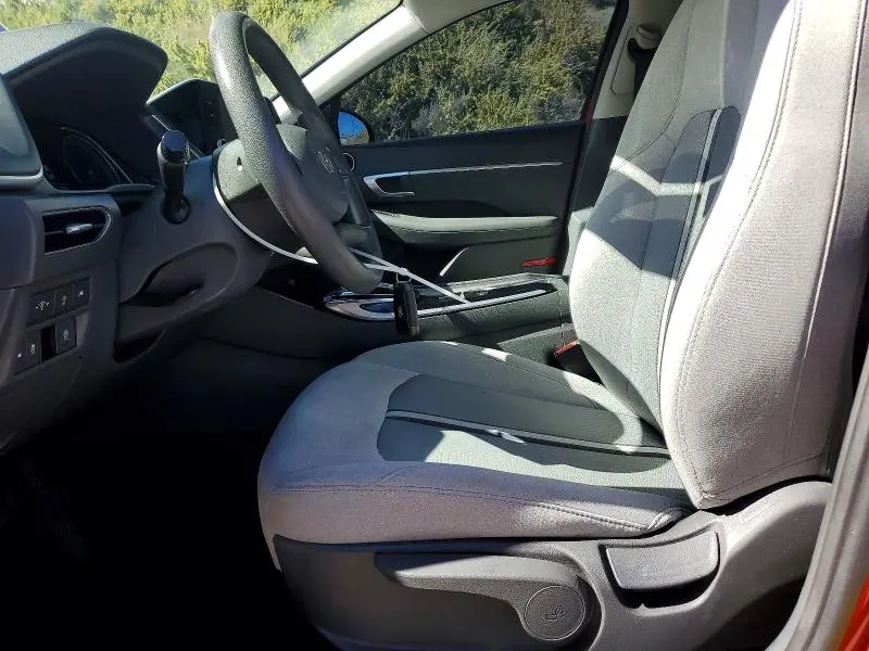 2020 HYUNDAI SONATA SE  