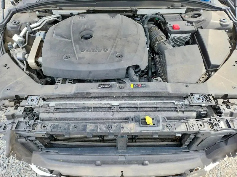 2020 VOLVO S60 T6 MOMENTUM  