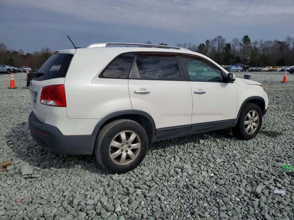 2011 KIA SORENTO BASE  