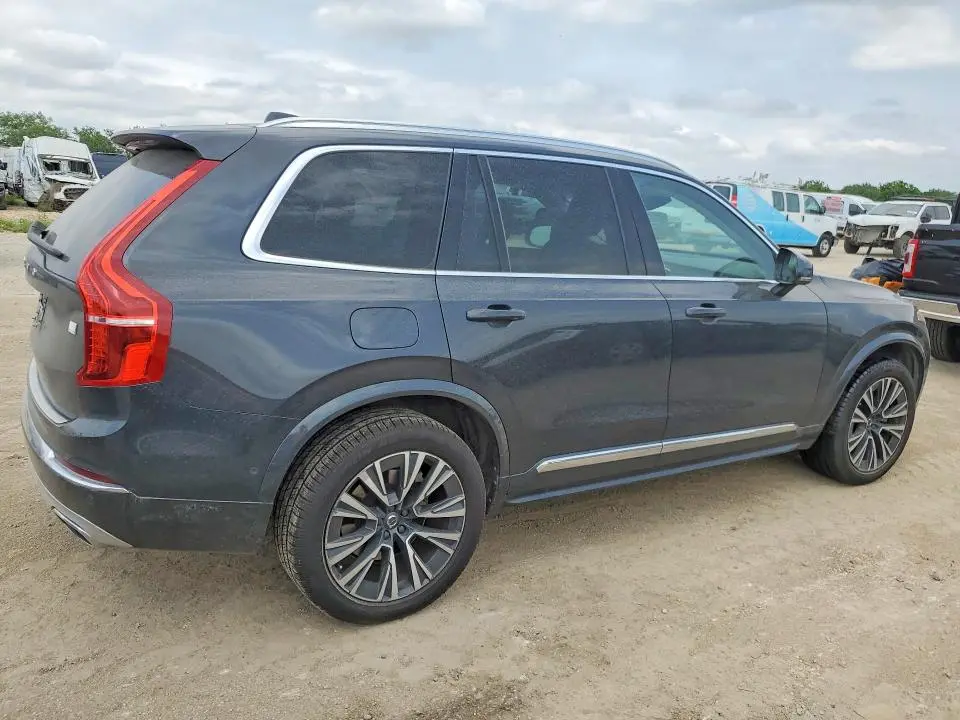 2021 VOLVO XC90 T8 RECHARGE MOMENTUM  