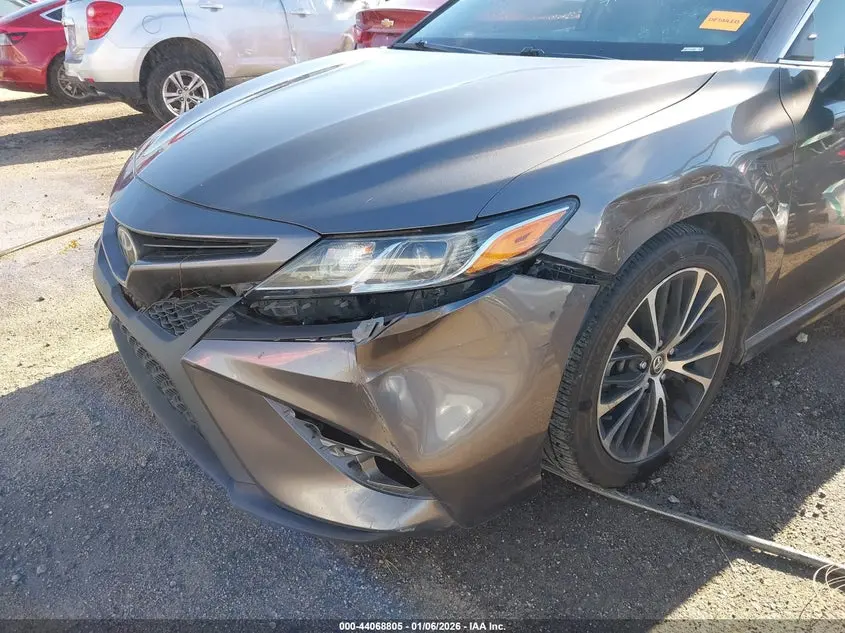 2018 TOYOTA CAMRY SE