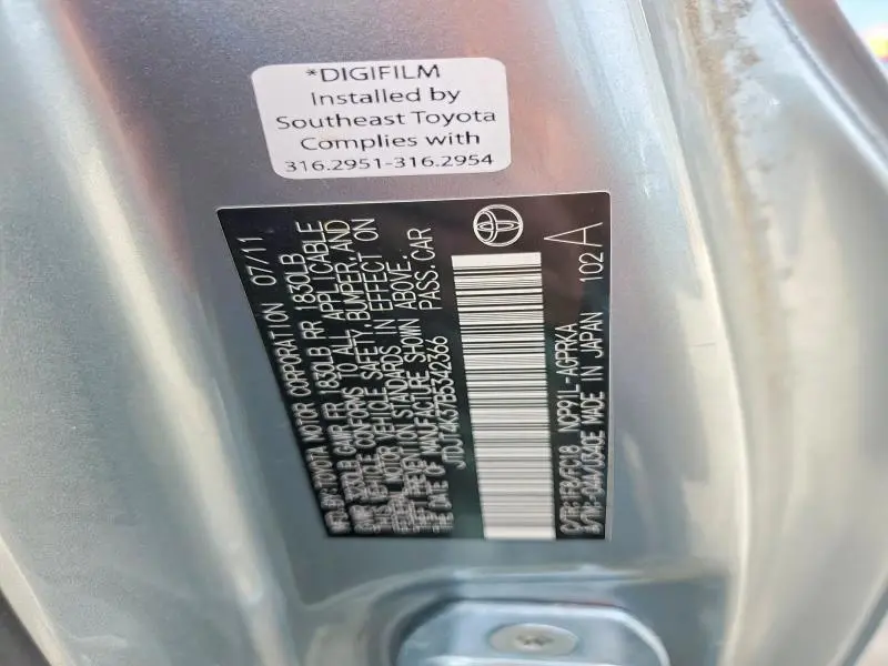 2011 TOYOTA YARIS BASE  