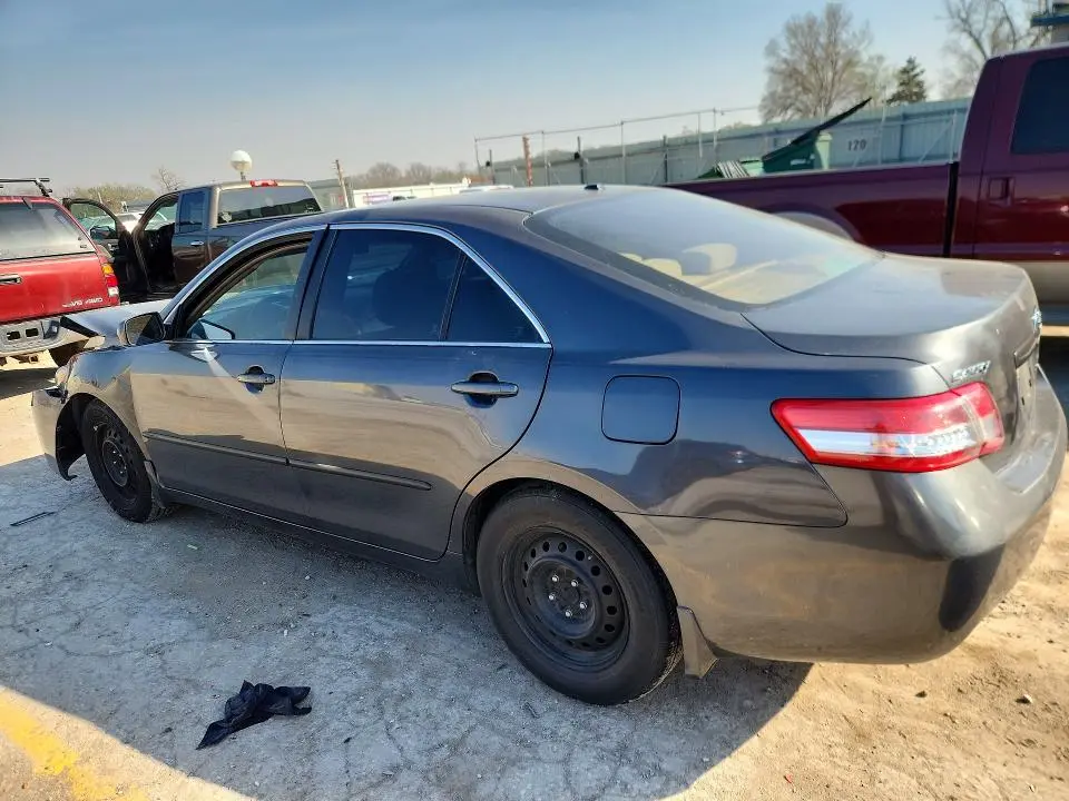 2010 TOYOTA CAMRY LE  