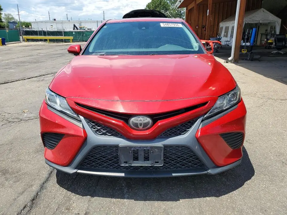 2019 TOYOTA CAMRY SE  