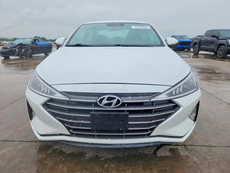 2019 HYUNDAI ELANTRA SE  