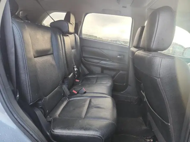 2016 MITSUBISHI OUTLANDER SE  