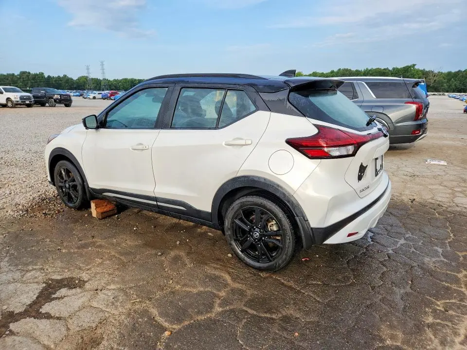 2021 NISSAN KICKS SR  