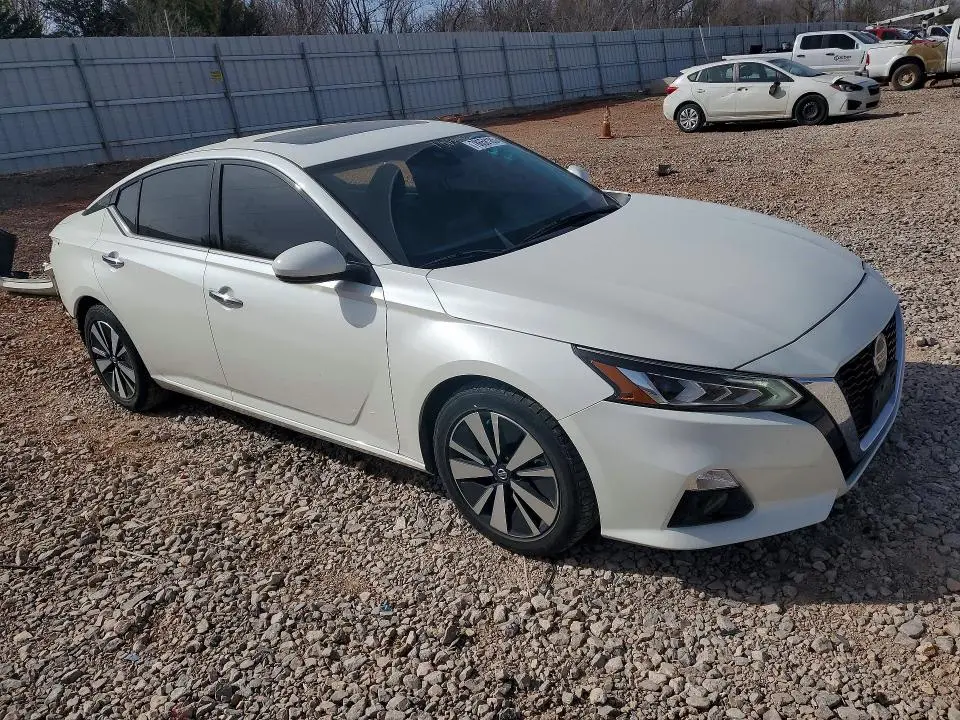 2019 NISSAN ALTIMA SV  