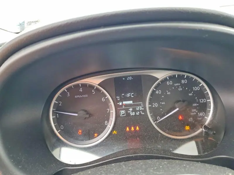 2022 NISSAN KICKS S  