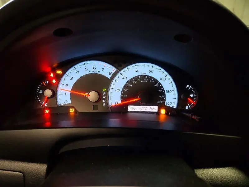 2011 TOYOTA CAMRY SE  