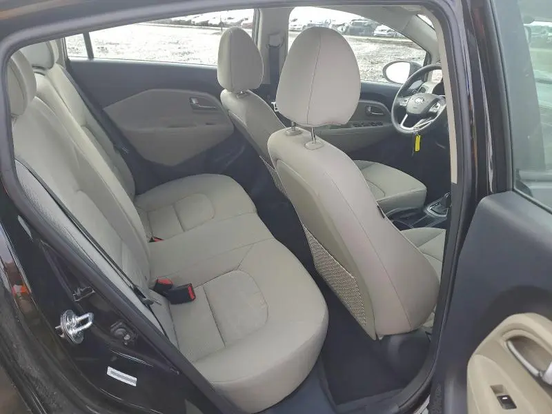 2015 KIA RIO LX  
