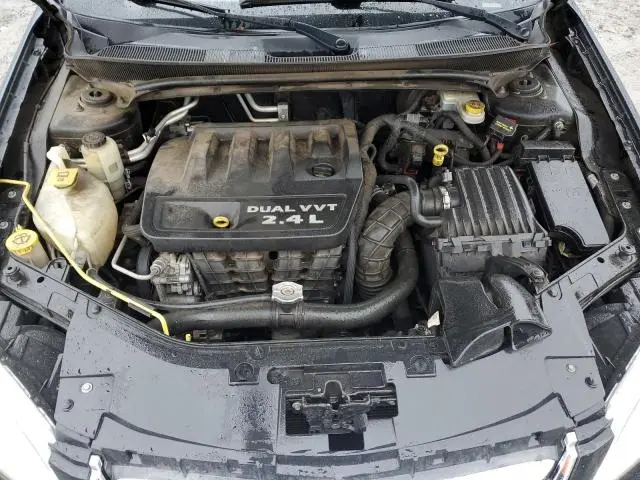 2013 CHRYSLER 200 LX  