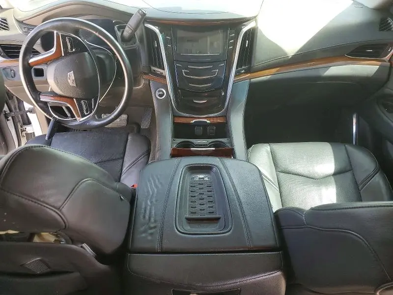 2016 CADILLAC ESCALADE LUXURY  