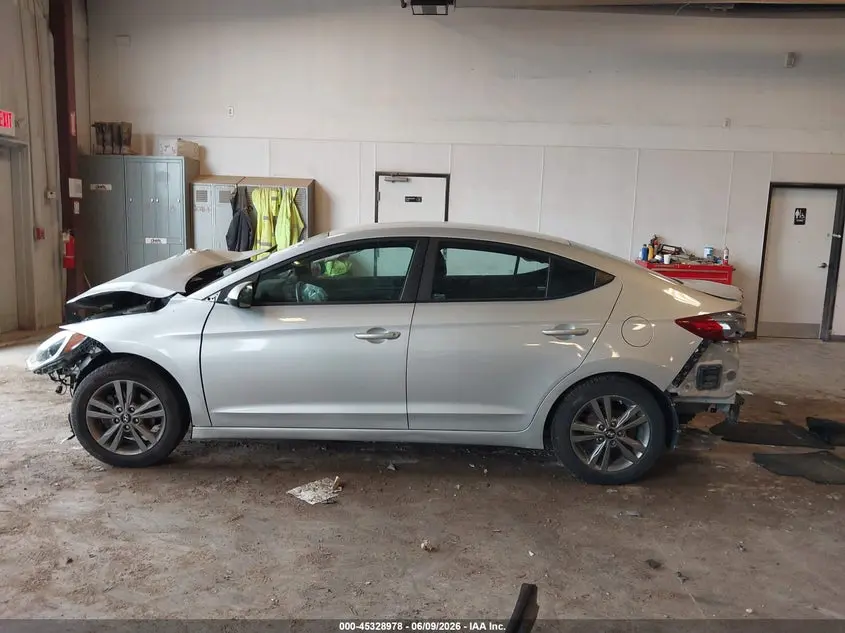 2018 HYUNDAI ELANTRA SE