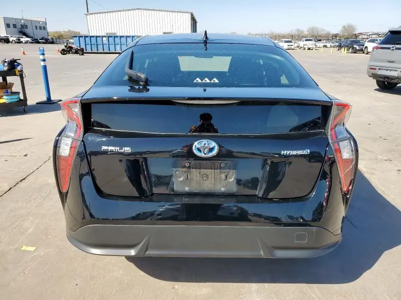 2016 TOYOTA PRIUS 