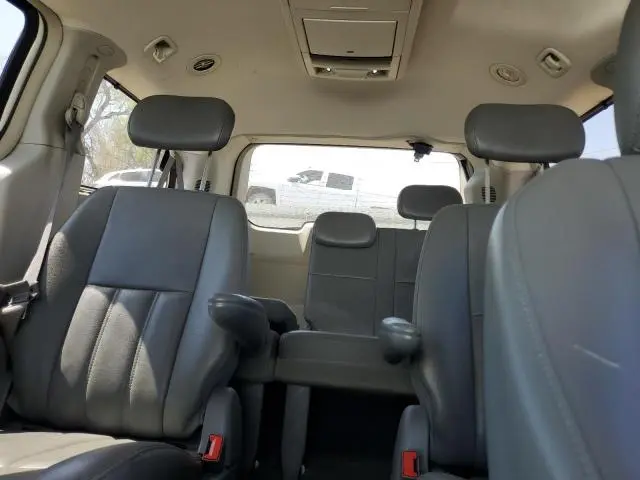 2010 CHRYSLER TOWN & COUNTRY TOURING  