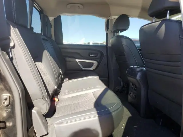 2019 NISSAN TITAN SV  