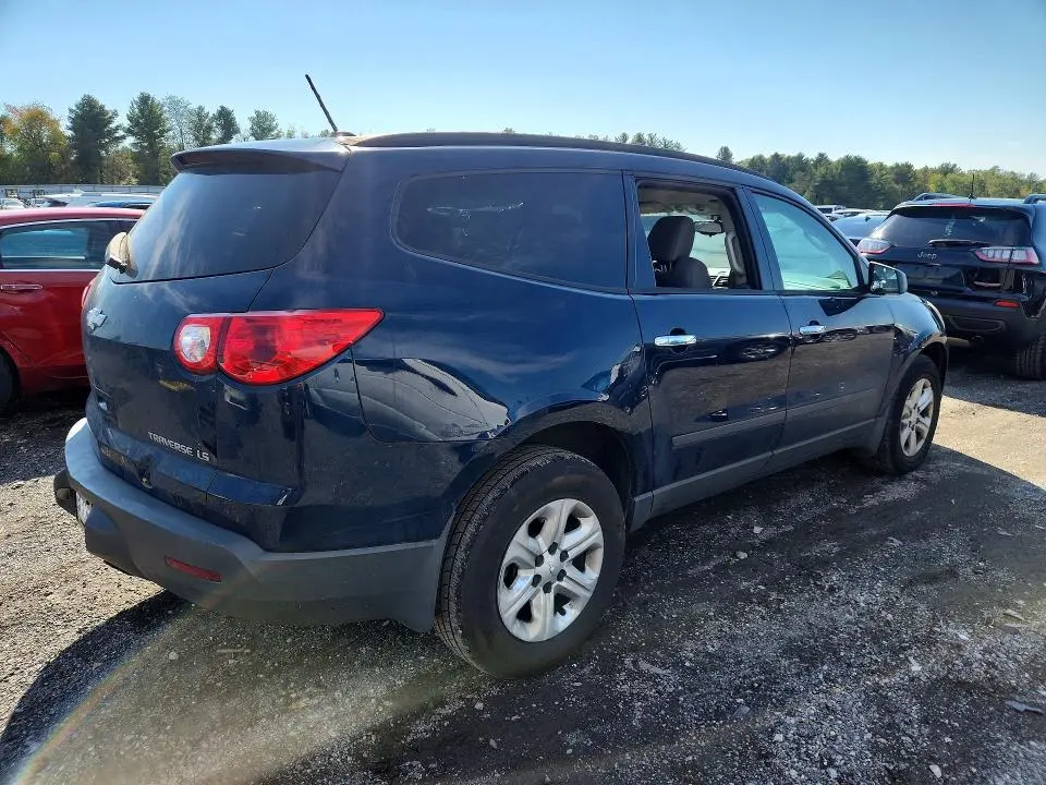 2011 CHEVROLET TRAVERSE LS  