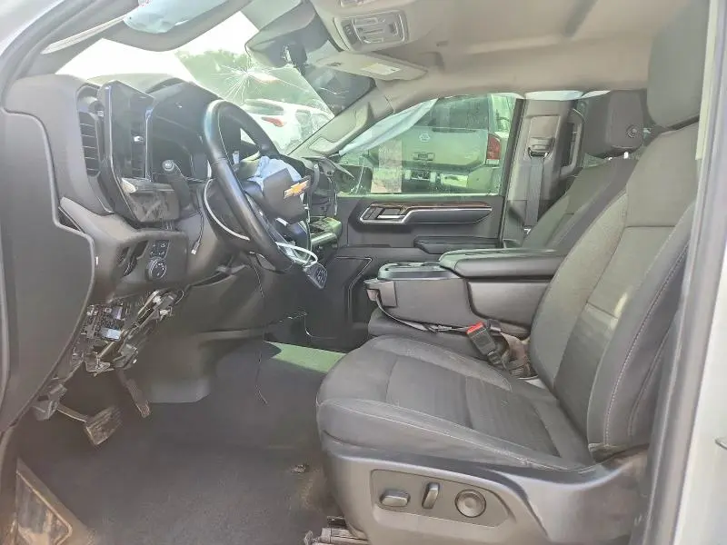 2024 CHEVROLET SILVERADO K1500 LT  