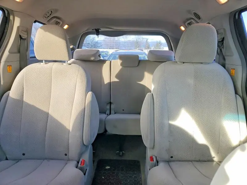2012 TOYOTA SIENNA LE 7-PASSENGER  