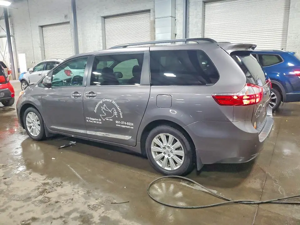 2017 TOYOTA SIENNA XLE 7-PASSENGER  
