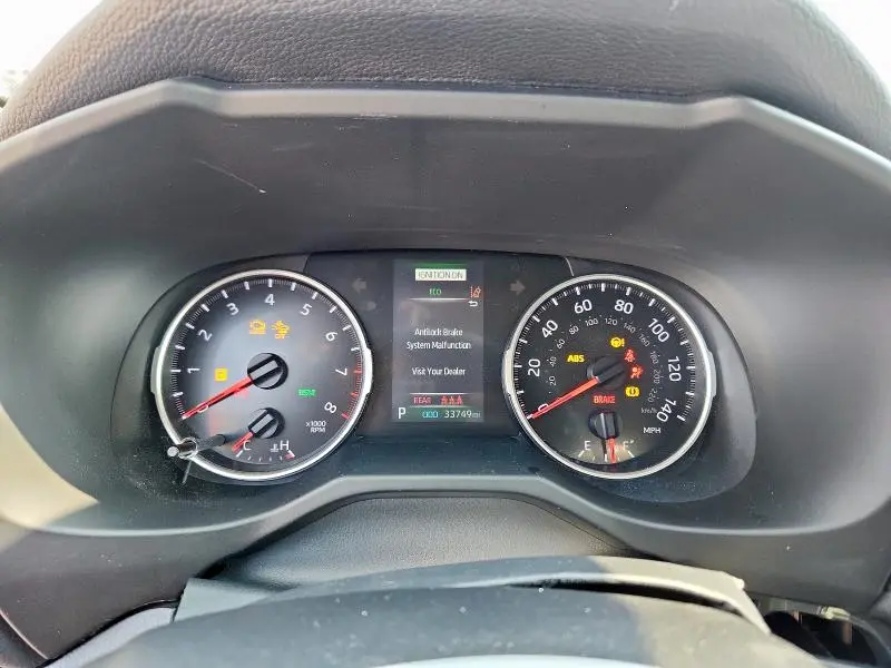 2022 TOYOTA RAV4 XLE  