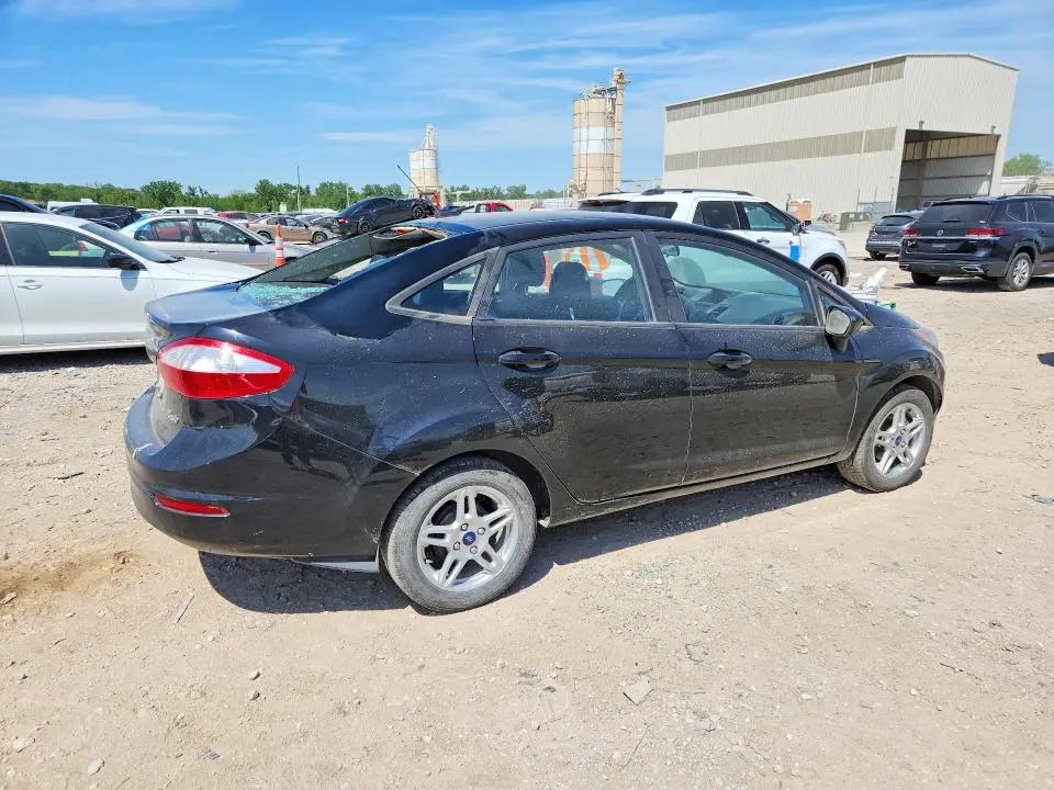 2017 FORD FIESTA SE  