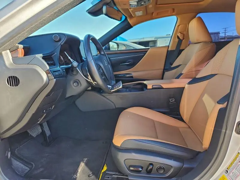 2025 LEXUS ES 300H BASE  