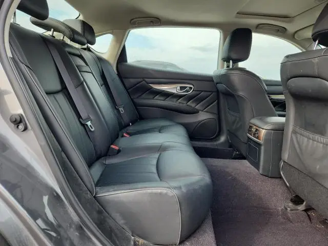 2015 INFINITI Q70L 3.7  