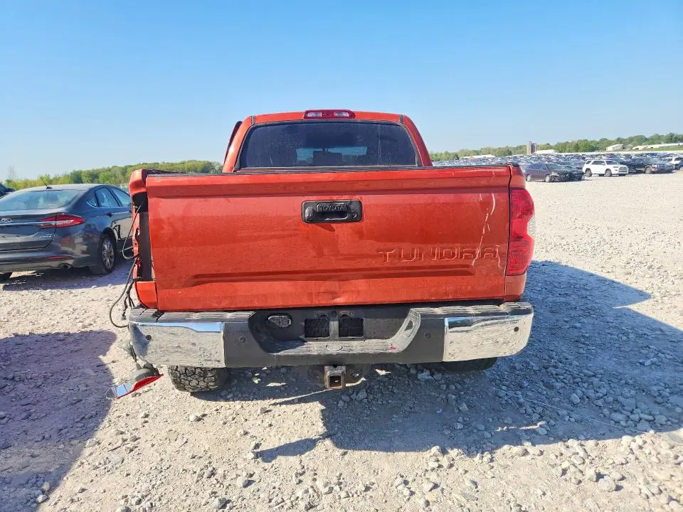 2017 TOYOTA TUNDRA SR5  