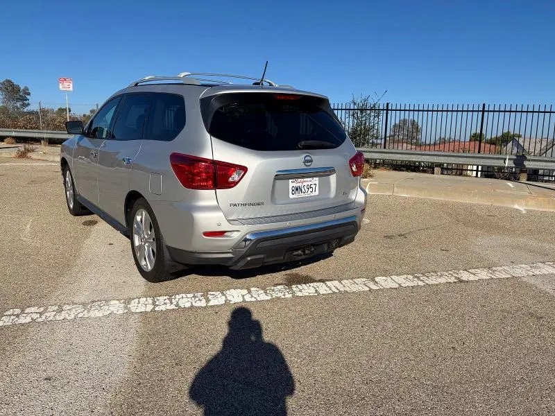 2018 NISSAN PATHFINDER SL  